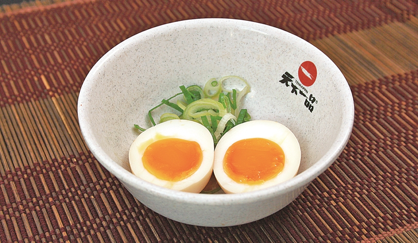 大阪難波天下一品的半熟蛋