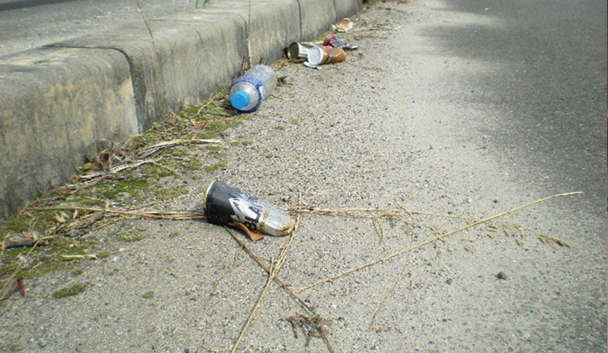 日本街頭被隨處拋棄的垃圾