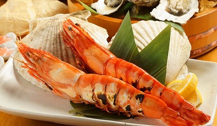 大阪難波海鮮大餐店家推薦「知床漁場 道頓堀店」的2號套餐的鮮蝦吃到飽