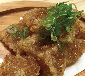 大阪難波海鮮大餐店家推薦「知床漁場 道頓堀店」的3號套餐的炸關東煮白蘿蔔