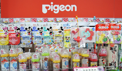 大阪道頓堀愛電王販售的嬰兒用品「Pigeon貝親」