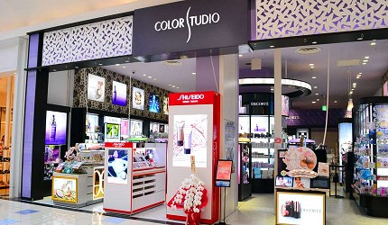 大阪關西機場附近大型購物中心「AEON MALL永旺夢樂城臨空泉南」的化妝品香水店「COLOR STUDIO」