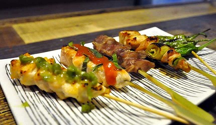 道頓堀居酒屋美食酒吧「大阪牙買加」的串烤拼盤(おまかせ串盛り5種)