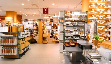 大阪關西機場附近大型購物中心「AEON MALL永旺夢樂城臨空泉南」的無印良品