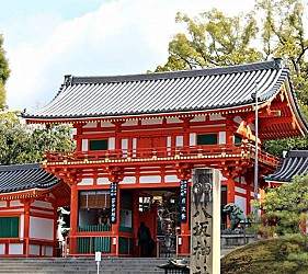 日本三大祭祇園祭的地點「八坂神社」
