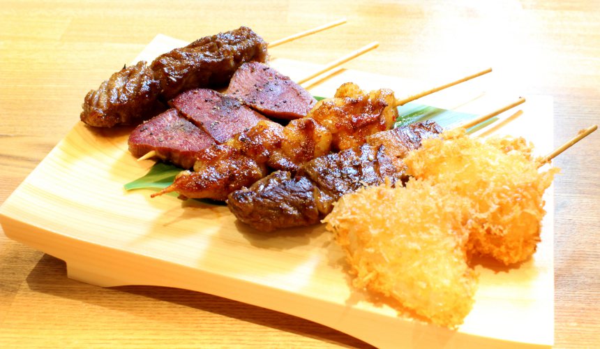 京都車站前購物推薦:京都塔商場「KYOTO TOWER SANDO」的B1F FOOD HALL美食大街的「京の焼肉処 弘」的主廚推薦拼盤
