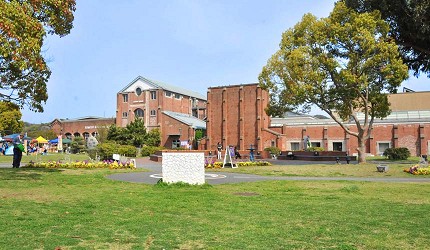 日本「淡路島」環島一日遊景點推薦!洲本市的「洲本市民廣場」全景