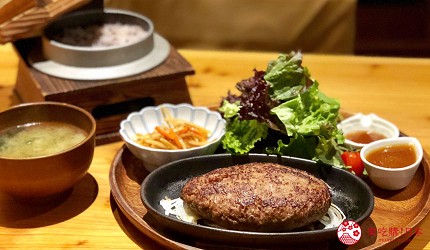日本「淡路島」環島一日遊景點推薦!洲本市美食推薦「食香房 とうじ」的淡路牛漢堡套餐