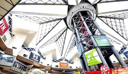 大阪市心斋桥可直达的超好逛「MITSUI OUTLET PARK 大阪鹤见」的商场一景
