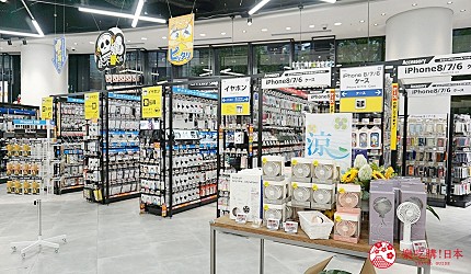大阪难波推荐家电商场「爱电王」1楼手机、手机周边、观光谘询处、活动广场楼层一景